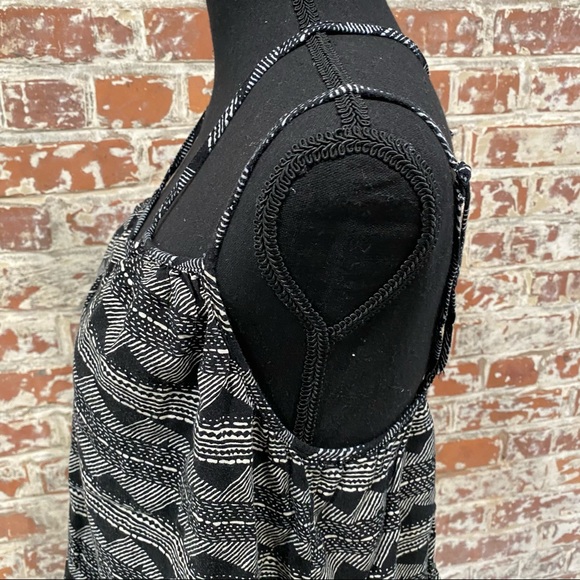 Gab Kate| Aztec Summer Vibes Crop top - Picture 6 of 7